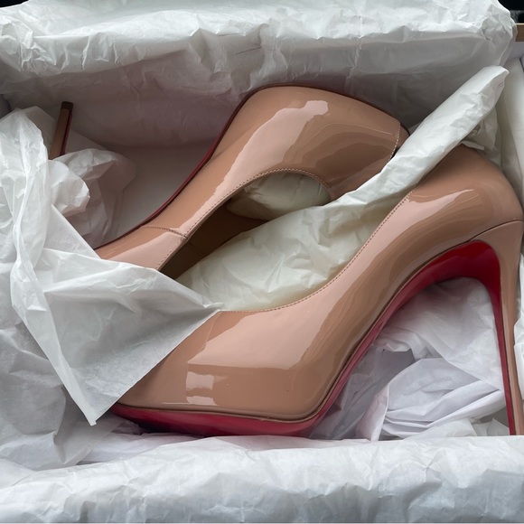 Brand new never worn Christian Louboutin Privé heels. Nude patent leather.